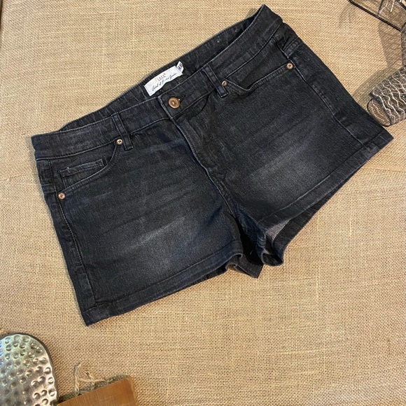 EUC Black H&M Logg Denim Shorts Size 10 - Picture 3 of 4